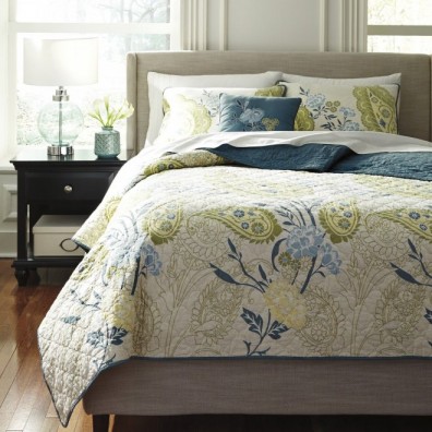 Ashley Paislette Quilt Q360004K. Постельное белье King Size Ashley Paislette Quilt.