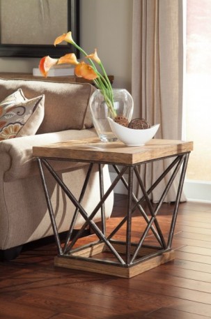 Ashley Cordine T595-2. Придиванный столик Ashley Cordine.