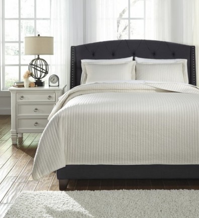 Ashley Raleda Q493003K. Постельное белье King Size Ashley Raleda.